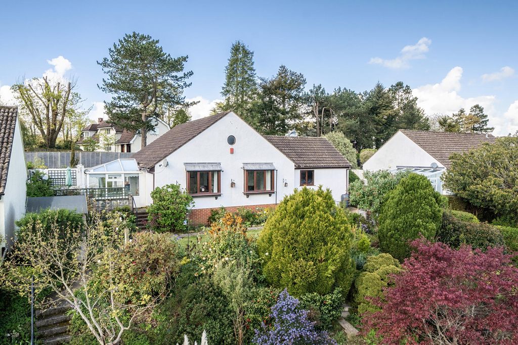 Property photo 1 of 25 Front (Exterior)