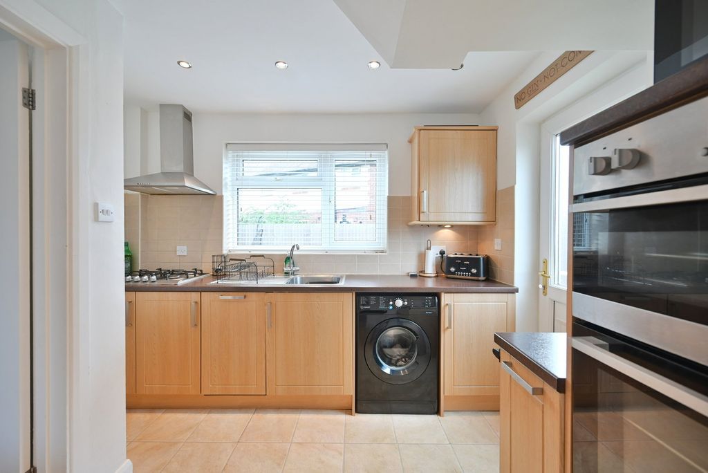 Property photo 3 of 22