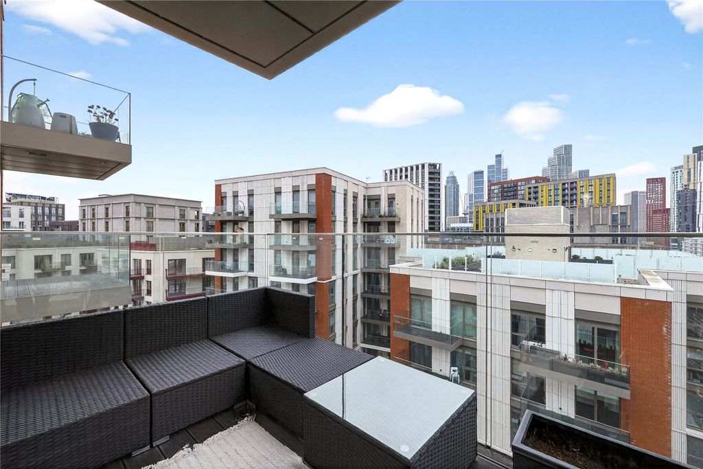 Property photo 3 of 20 Balcony