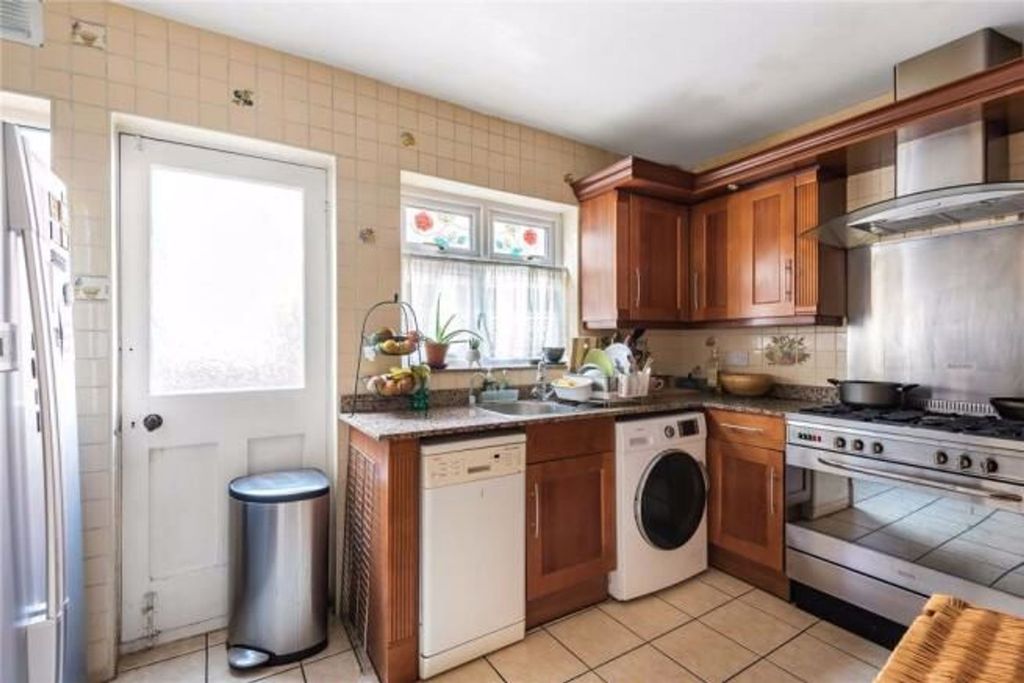 Property photo 2 of 12 Kitchen