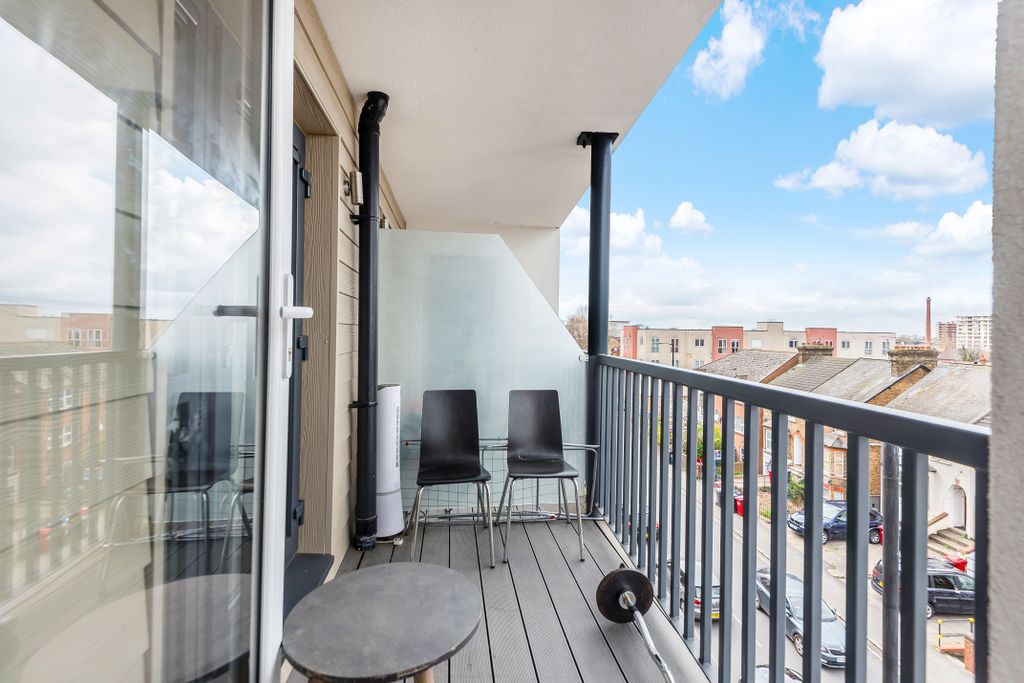 Property photo 1 of 4 Balcony