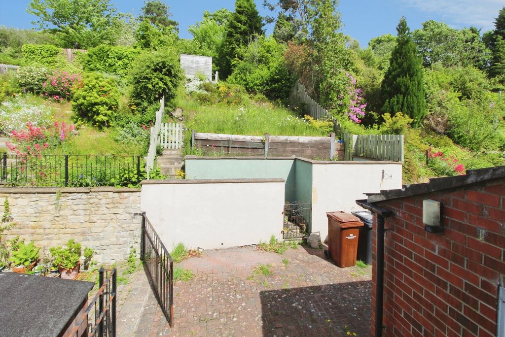Property photo 3 of 13