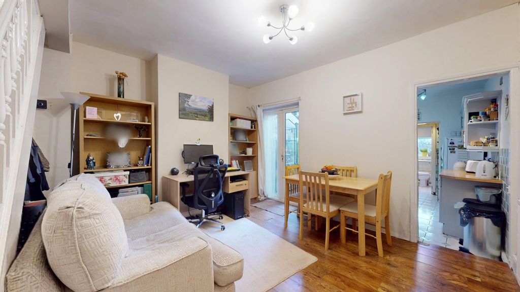 Property photo 3 of 12