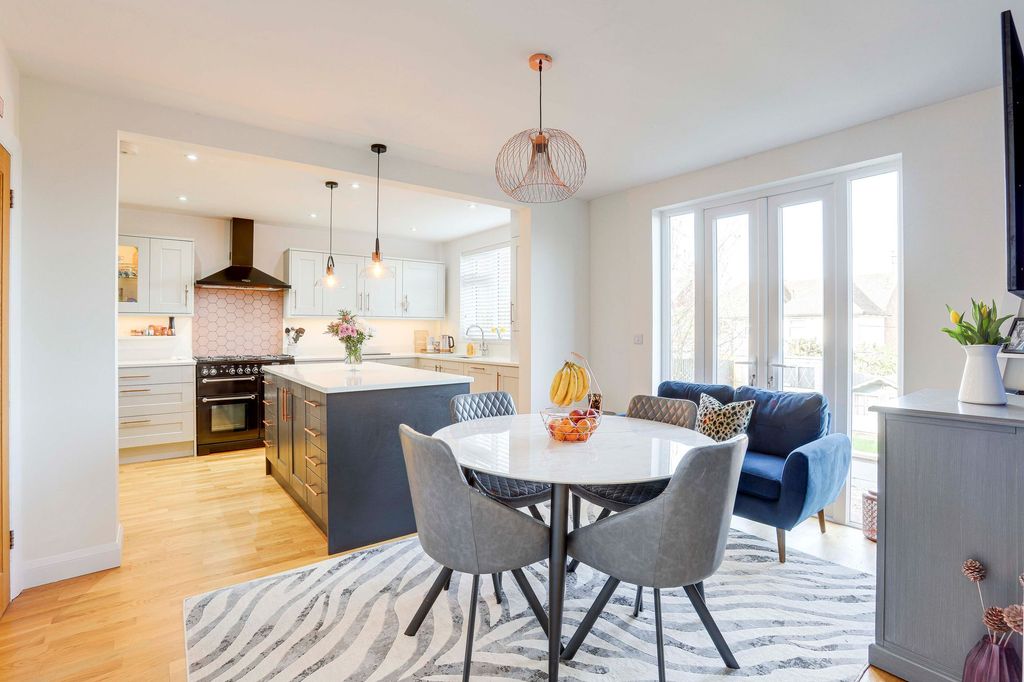 Property photo 3 of 26