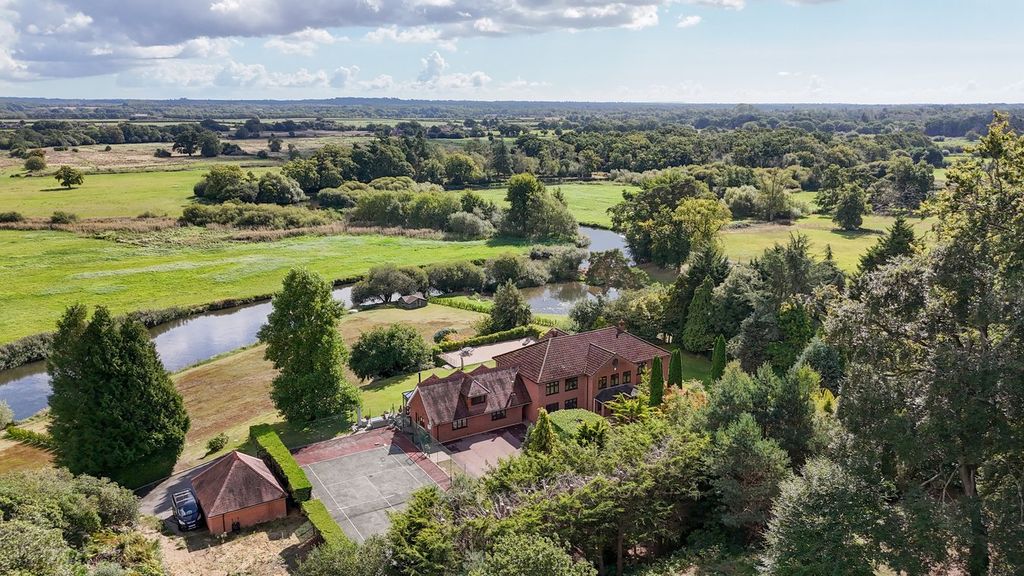 Property photo 3 of 25