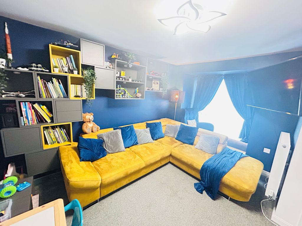 Property photo 2 of 13