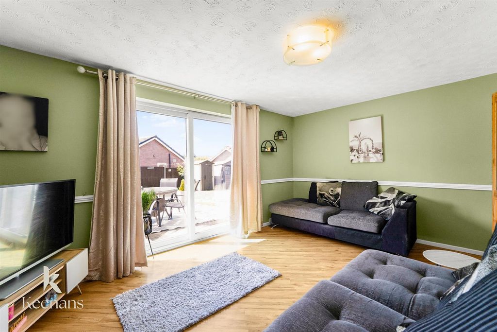 Property photo 1 of 33 Tarn Ave-33.Jpg