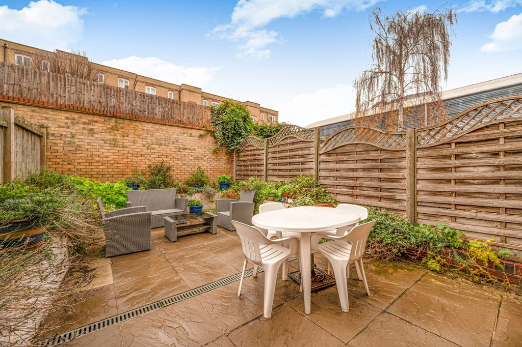 Property photo 3 of 15