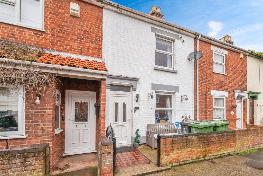 Property photo 2 of 17