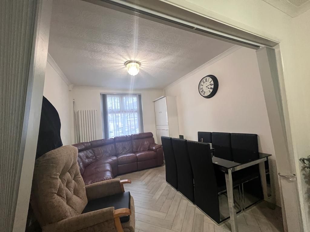 Property photo 2 of 17 Living Room.Jpg