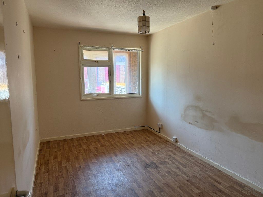 Property photo 3 of 7 Bedroom In Bungalow In Need Of Improvement