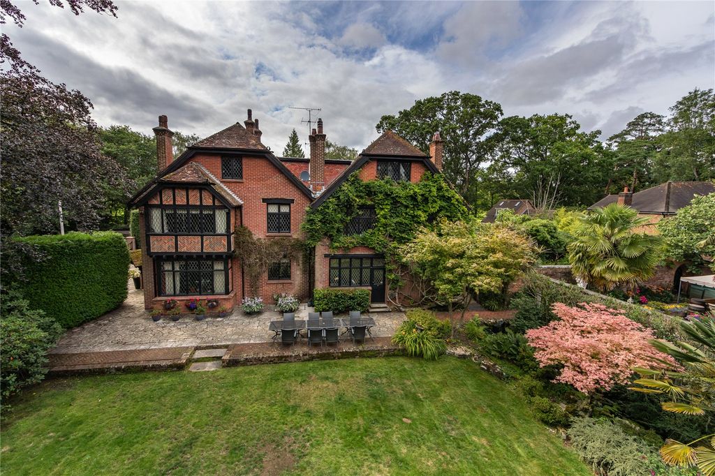 Property photo 2 of 31 Lockhams Hill