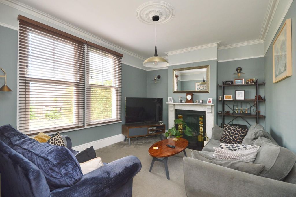 Property photo 3 of 22 Sitting Room