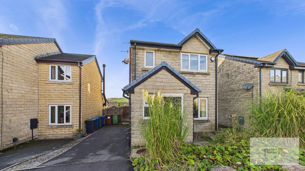 Property photo 1 of 13 Front