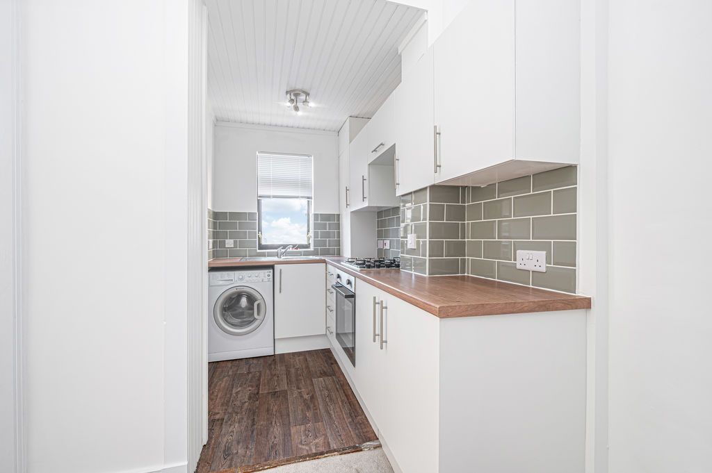 Property photo 2 of 13 Kitchen