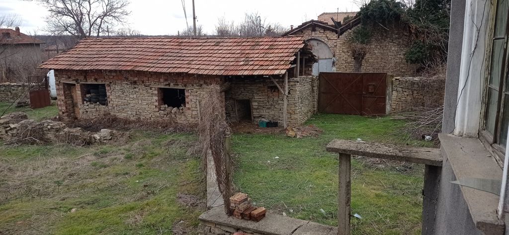 Property photo 2 of 5
