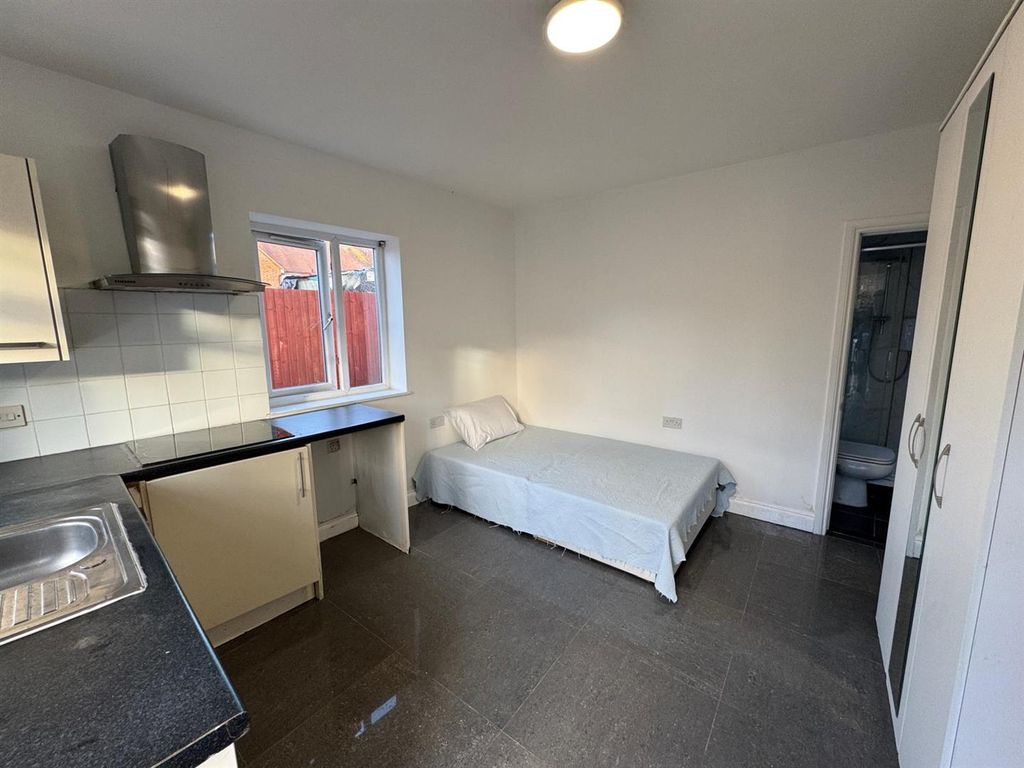 Property photo 1 of 4 1000047351.Jpg