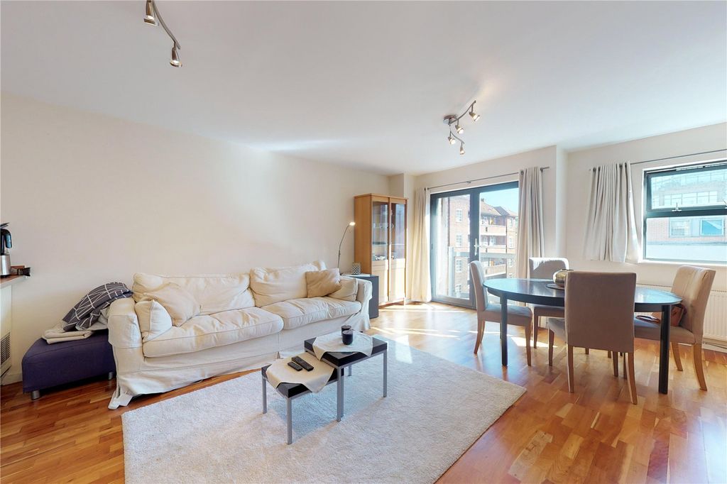 Property photo 1 of 15 Reception/Kitchen