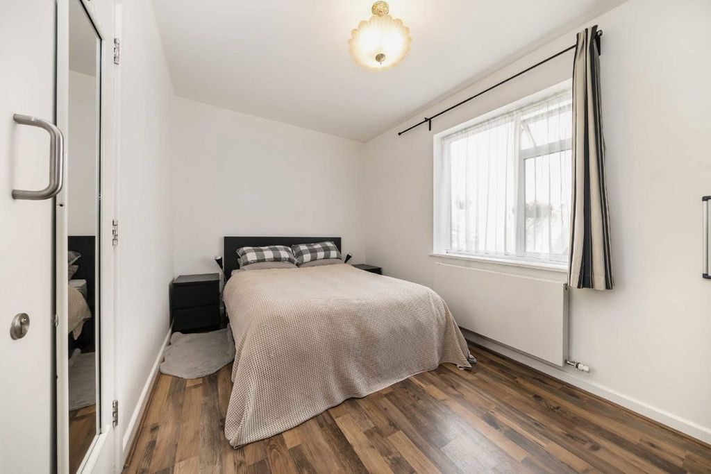 Property photo 3 of 4