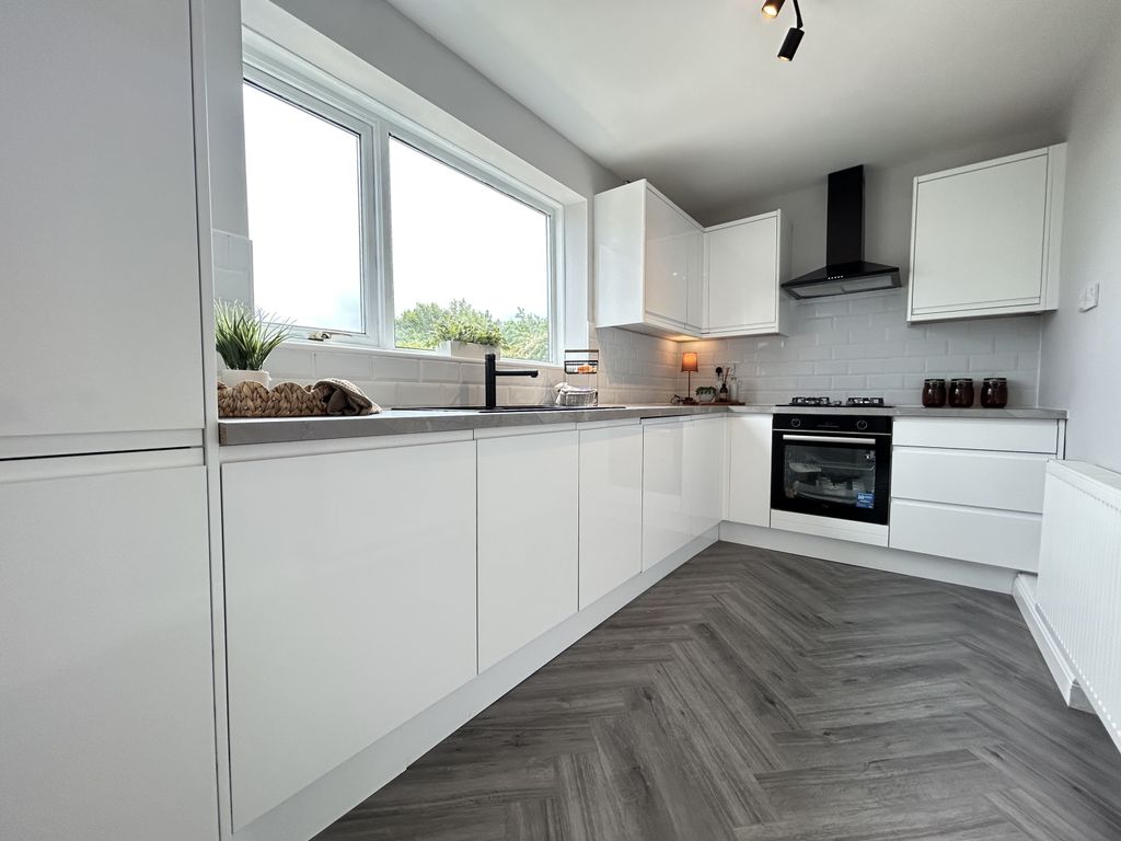 Property photo 3 of 17 Img_2401