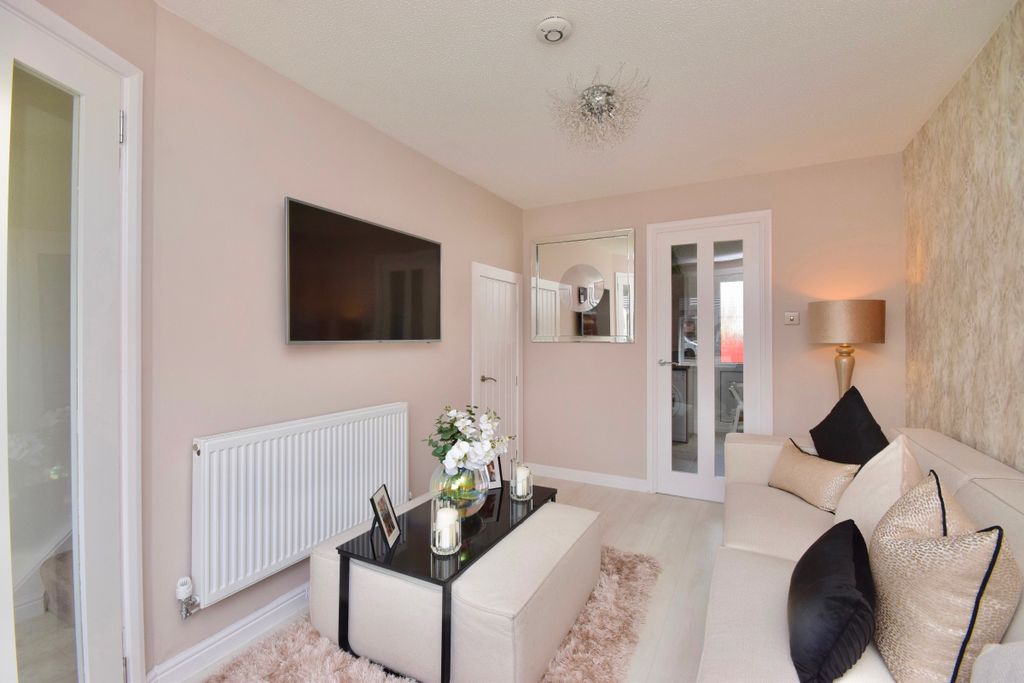 Property photo 2 of 34