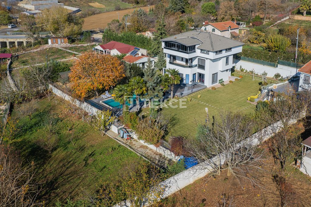 Property photo 3 of 49