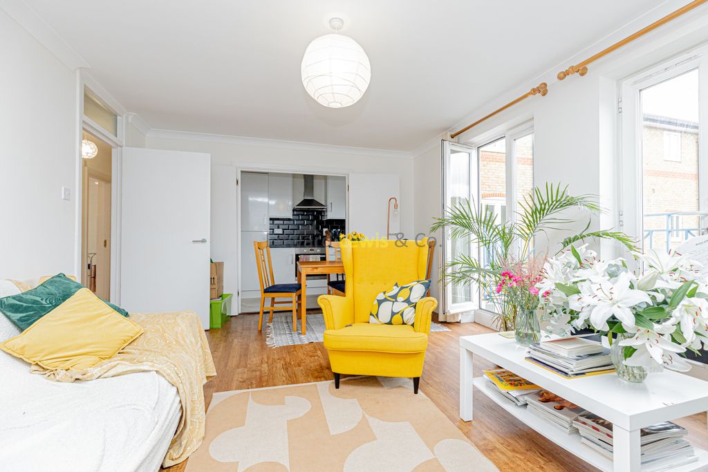 Property photo 2 of 11