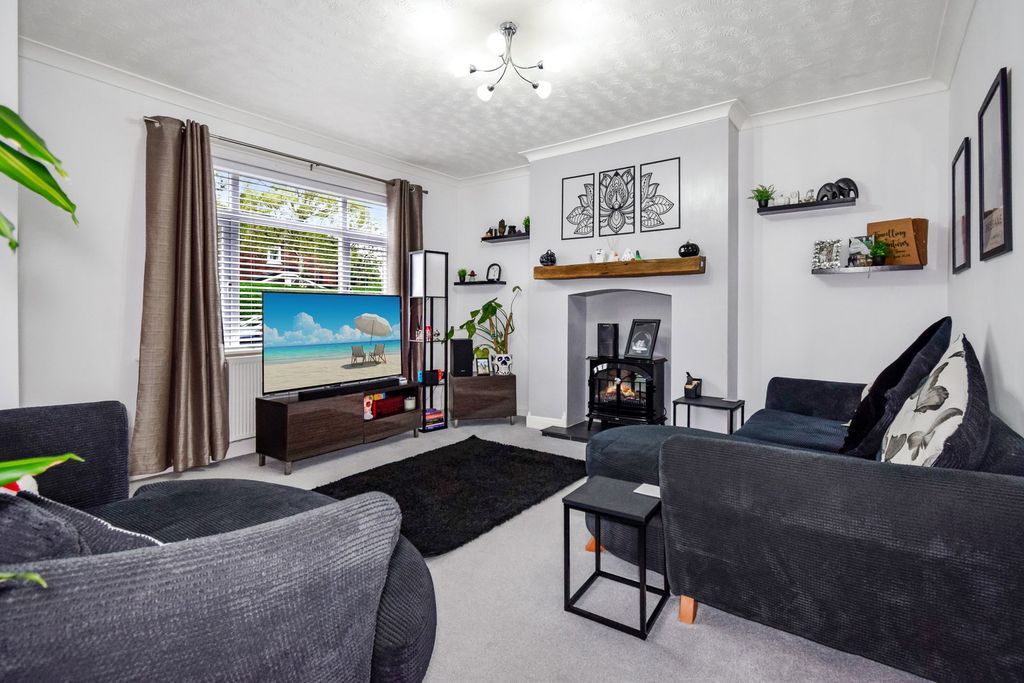 Property photo 2 of 14