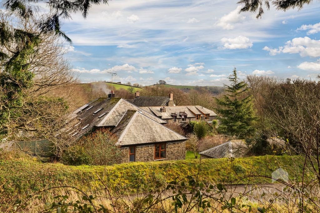 Property photo 2 of 32