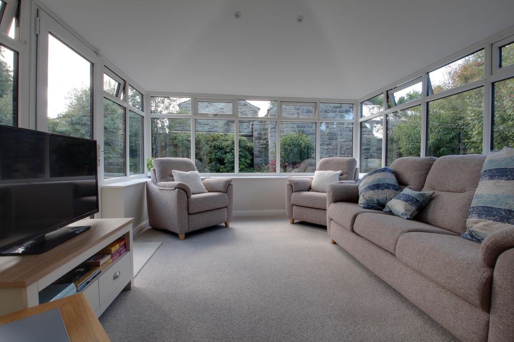 Property photo 3 of 19 Conservatory