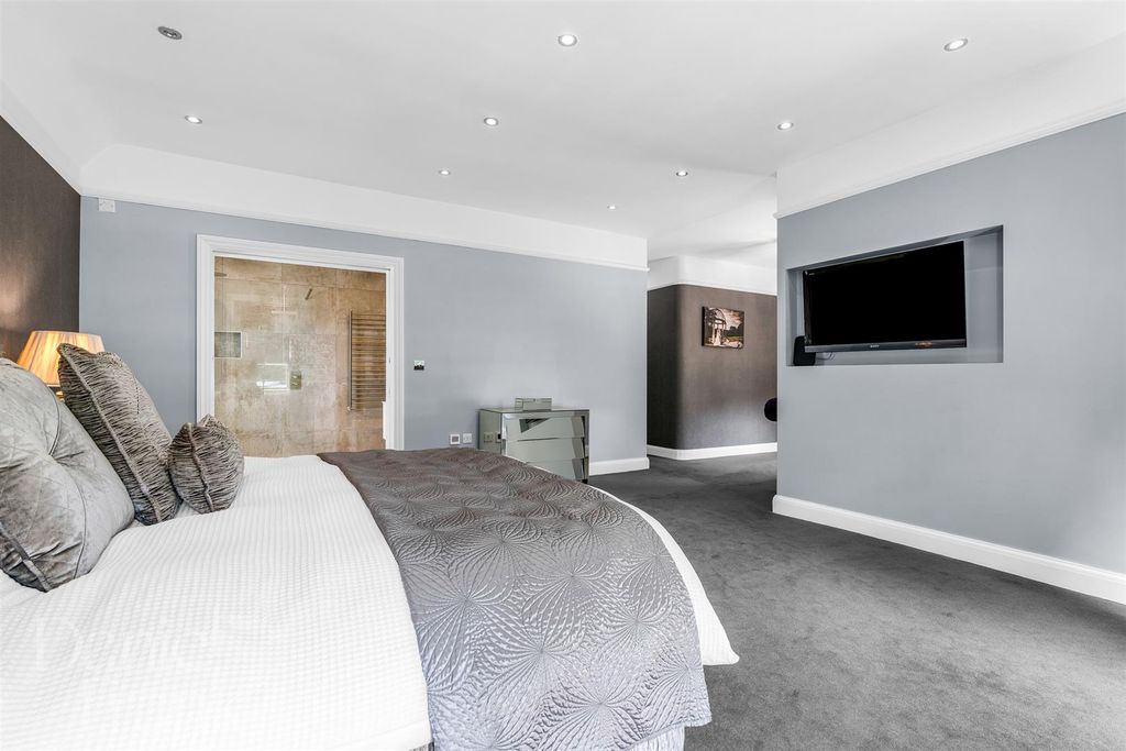 Additional image 28 of 5 bed detached house for saleThe Uplands, Loughton IG10