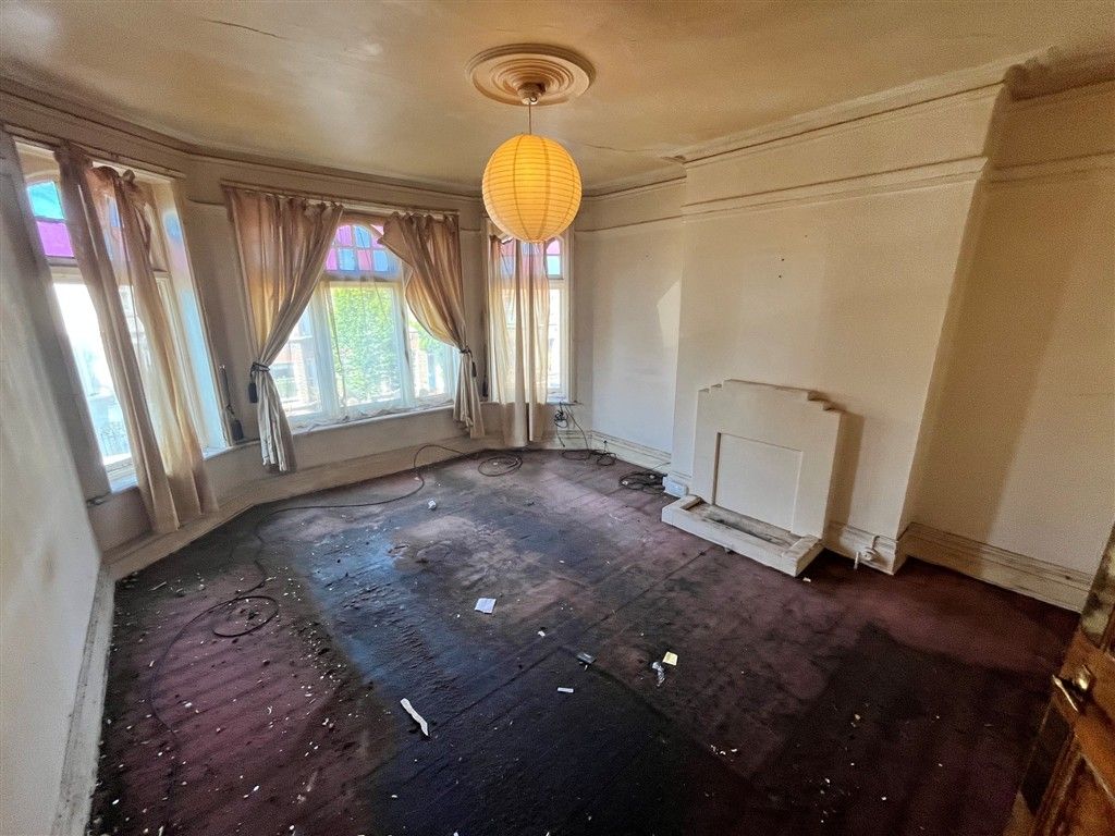 Property photo 2 of 6