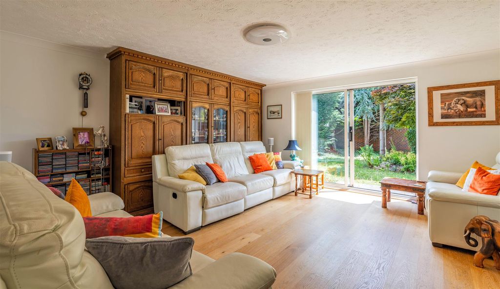Property photo 3 of 24 1X8A2143-Hdr.Jpg
