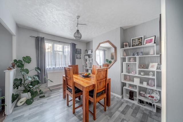 Property photo 3 of 15 Dining Room