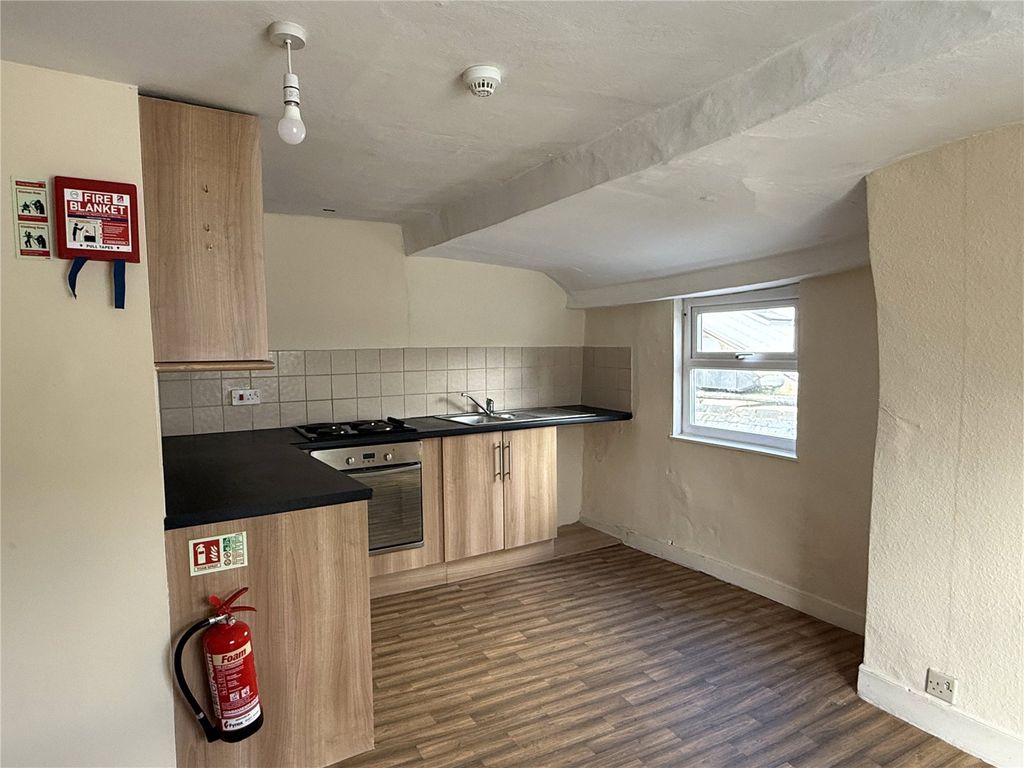 Property photo 2 of 7 Picture No. 18