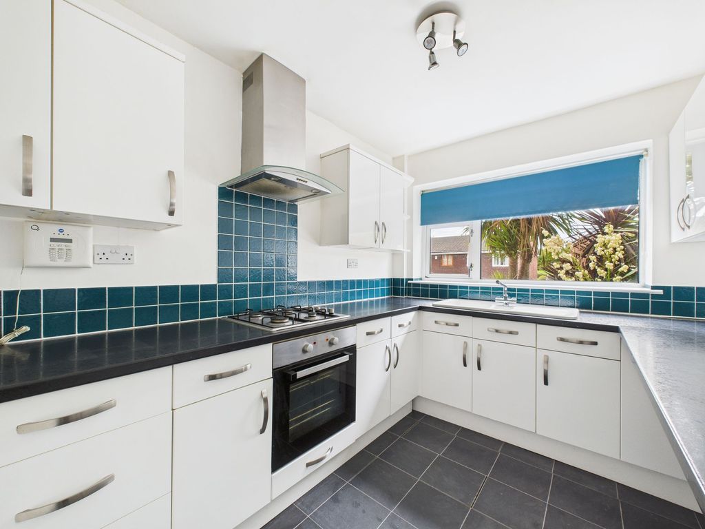 Property photo 2 of 16 Kitchen