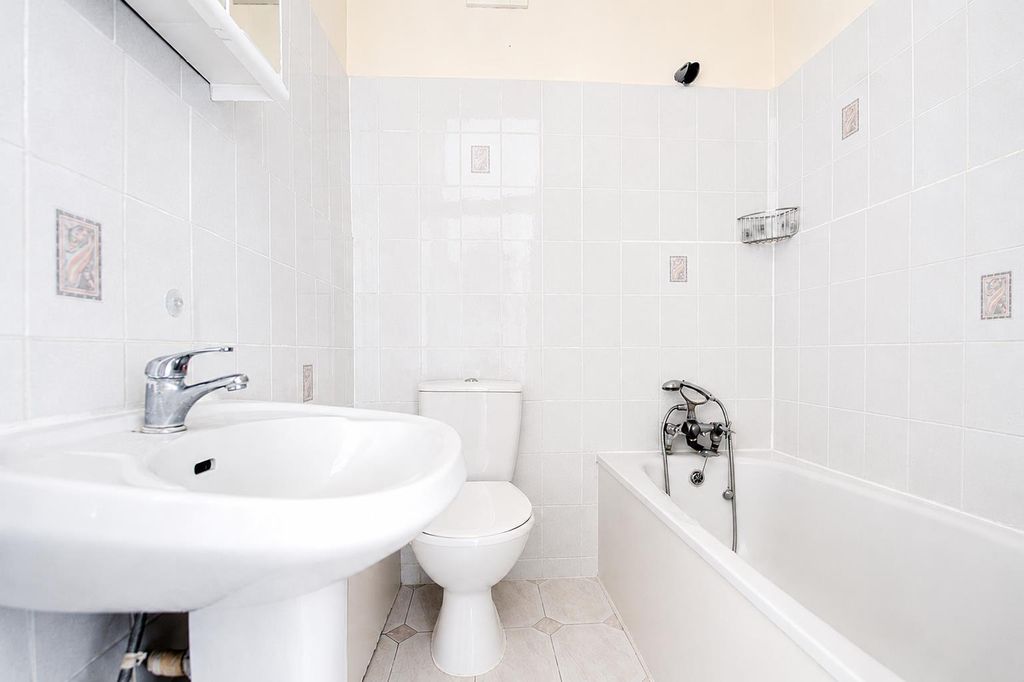 Property photo 3 of 8 7Cfb9790-2d0c-40E0-80ba-1c43F164A1E1.Png