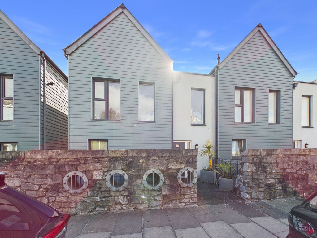 Property photo 1 of 28