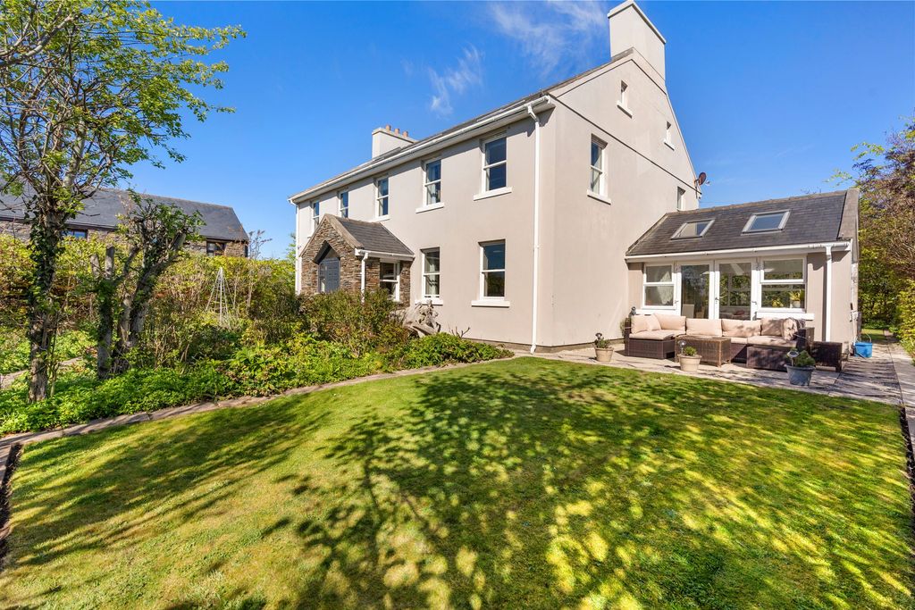 Property photo 1 of 59