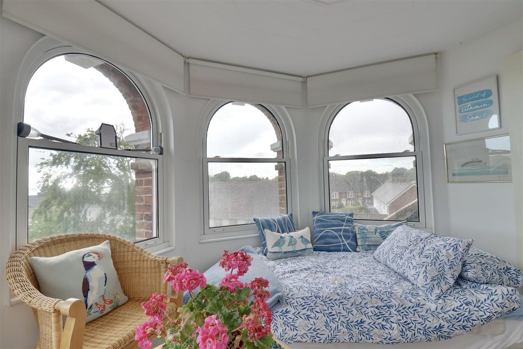 Additional image 26 of 3 bed maisonette for saleLangstone High Street, Havant PO9