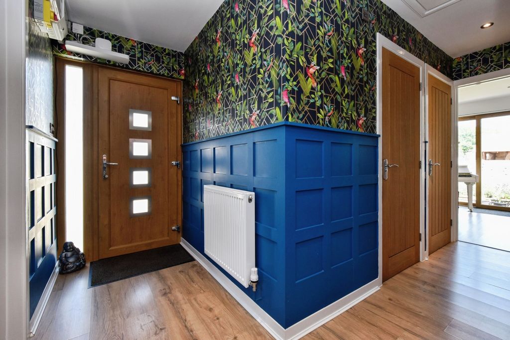 Property photo 3 of 15 Entrance Hall