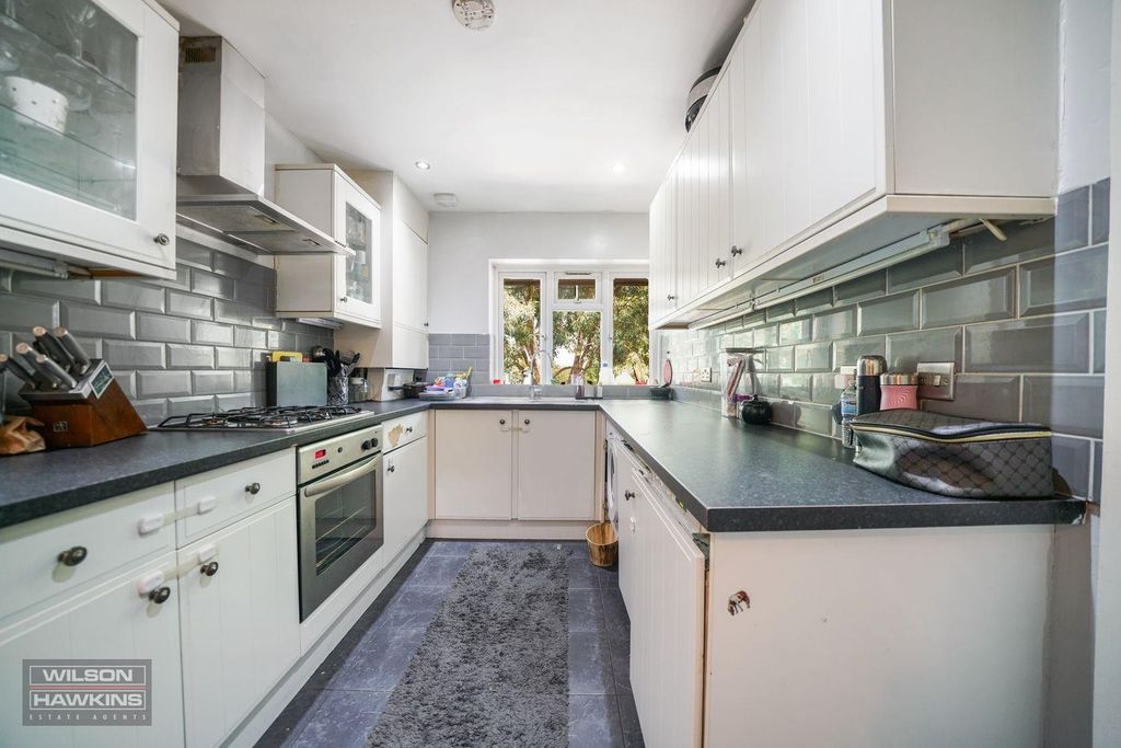 Property photo 3 of 13 35 London Road - Nhx8In9Pdnlbjfu8Sejp.Jpg