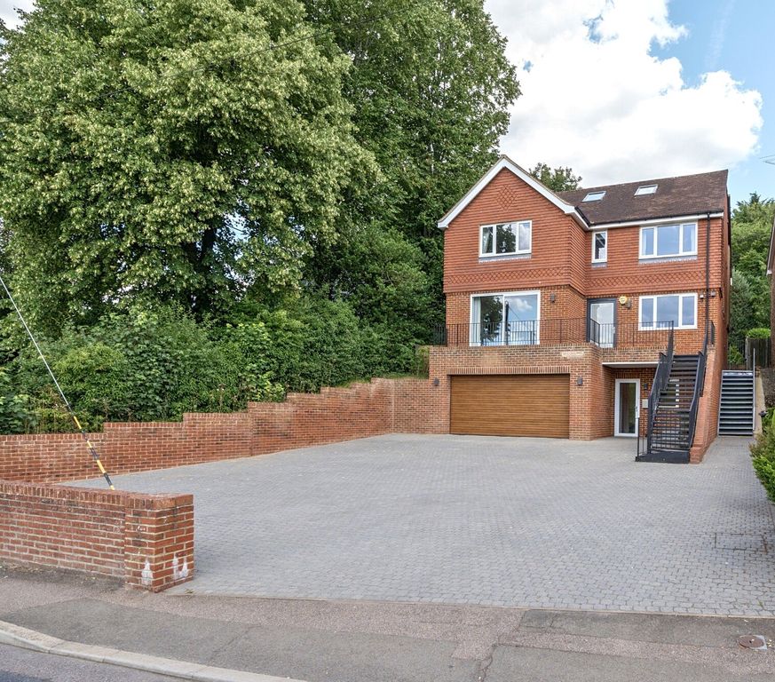 Property photo 1 of 19 External