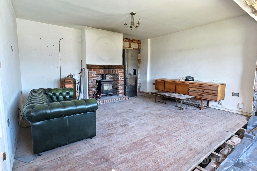 Property photo 2 of 25 4799372