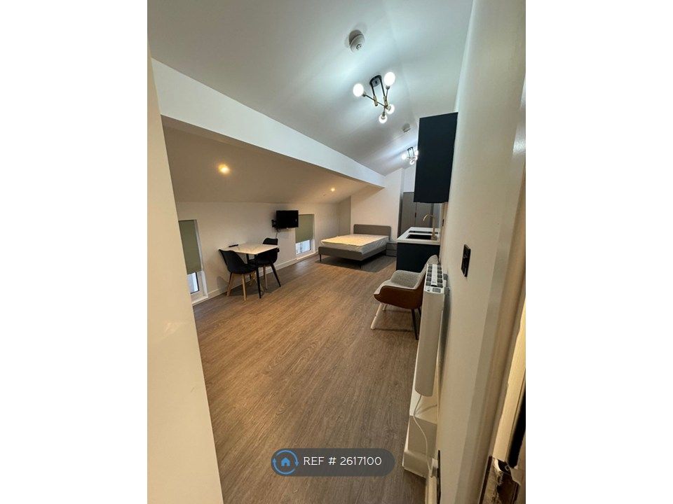 Property photo 1 of 6 Studio
