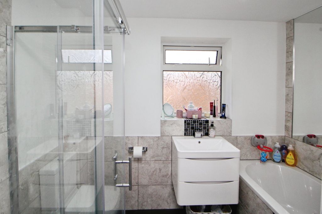 Property photo 3 of 13 Picture No. 01
