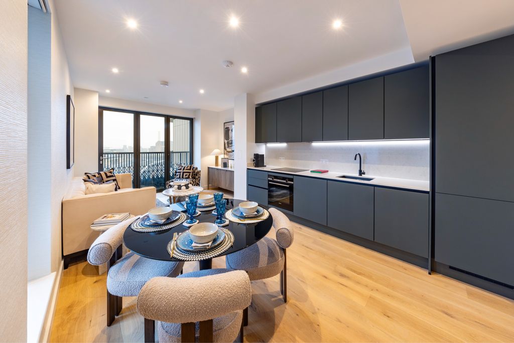 Property photo 2 of 10 Ebury 0125_034.Jpg