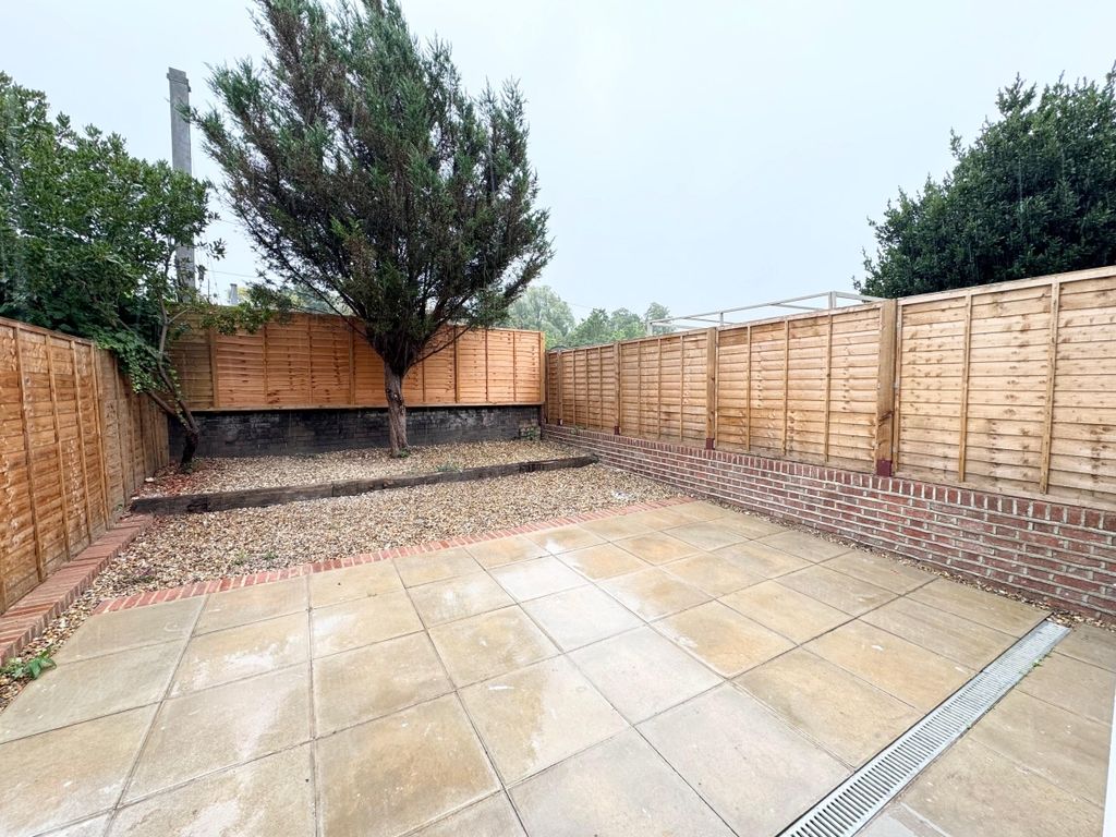 Property photo 3 of 6