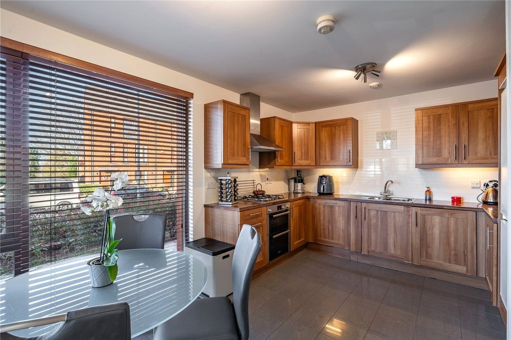 Property photo 2 of 36 Picture No. 33