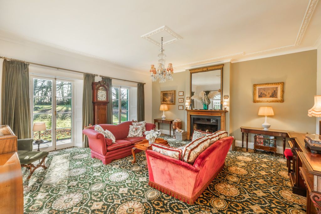 Property photo 2 of 19 Drawing Room